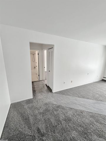 18765 Eastland Street Unit 8, Roseville, MI 48066