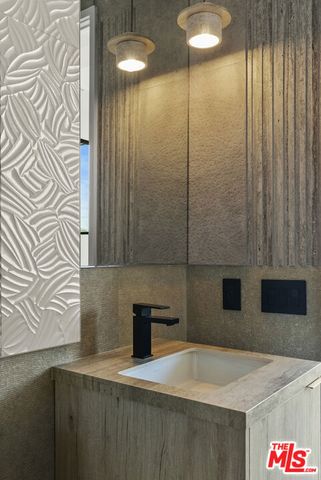 1021 N Ogden Drive PH 6, West Hollywood, CA 90046