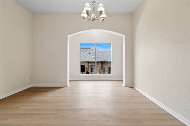 11000 Owl Creek Drive, Fort Worth, TX 76179