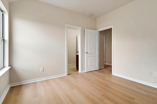 11000 Owl Creek Drive, Fort Worth, TX 76179