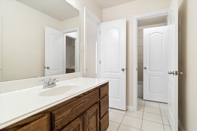 11000 Owl Creek Drive, Fort Worth, TX 76179