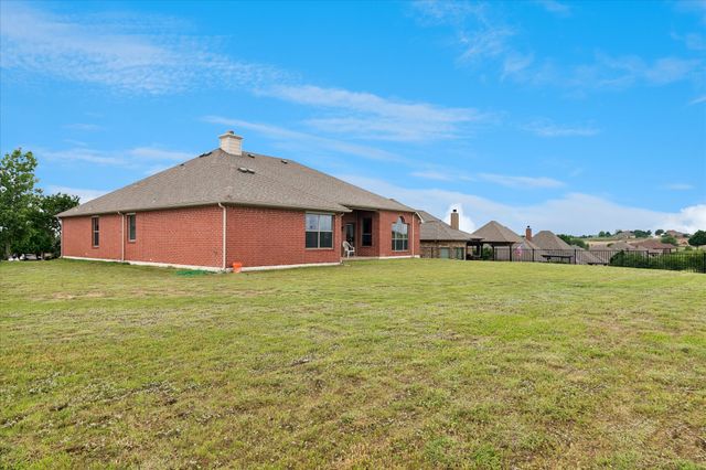 11000 Owl Creek Drive, Fort Worth, TX 76179