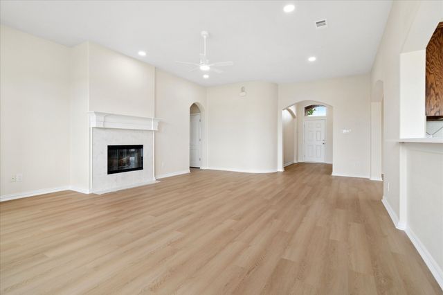 11000 Owl Creek Drive, Fort Worth, TX 76179