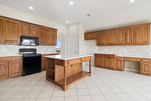 11000 Owl Creek Drive, Fort Worth, TX 76179