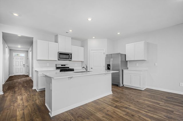 1512 Mountain View Dr, Lebanon, TN 37090