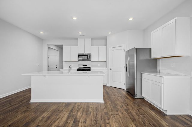 1512 Mountain View Dr, Lebanon, TN 37090