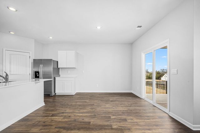 1512 Mountain View Dr, Lebanon, TN 37090