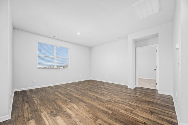 1512 Mountain View Dr, Lebanon, TN 37090