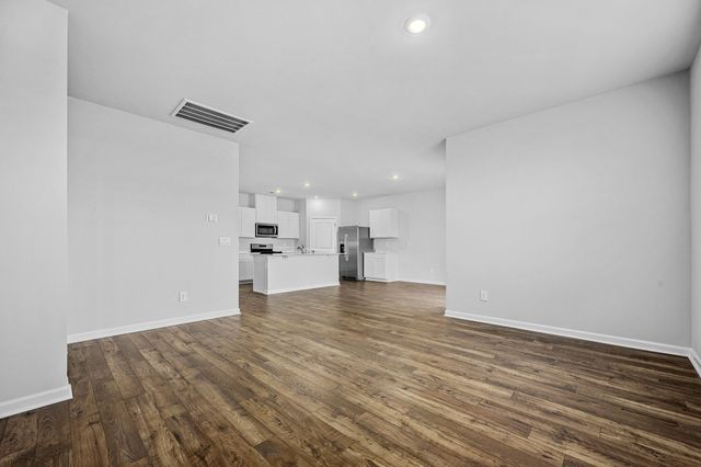 1512 Mountain View Dr, Lebanon, TN 37090