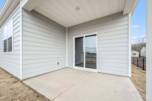 1512 Mountain View Dr, Lebanon, TN 37090