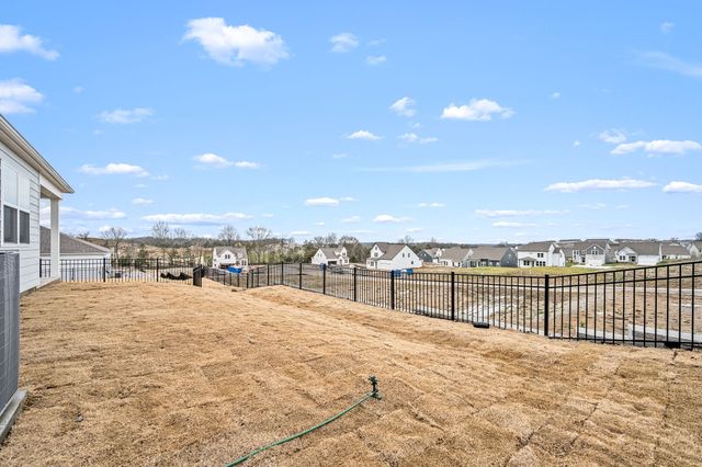 1512 Mountain View Dr, Lebanon, TN 37090