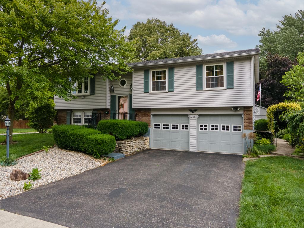 206 Brookwood Drive 206 Brookwood Drive, Englewood, OH 45322