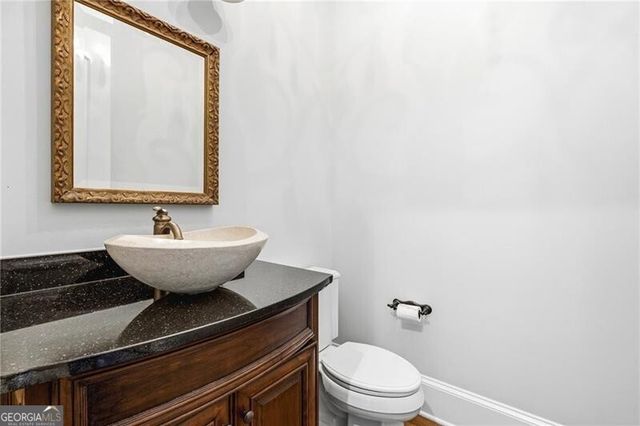 2720 Orchard Knob SE, Vinings, GA 30339