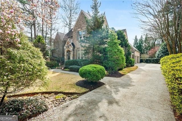 2720 Orchard Knob SE, Vinings, GA 30339