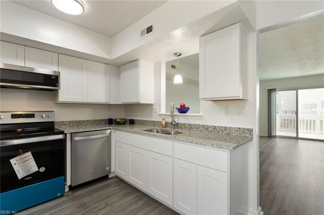 13 Cantamar CT, Hampton, VA 23664