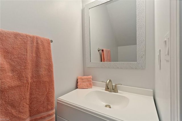 13 Cantamar CT, Hampton, VA 23664