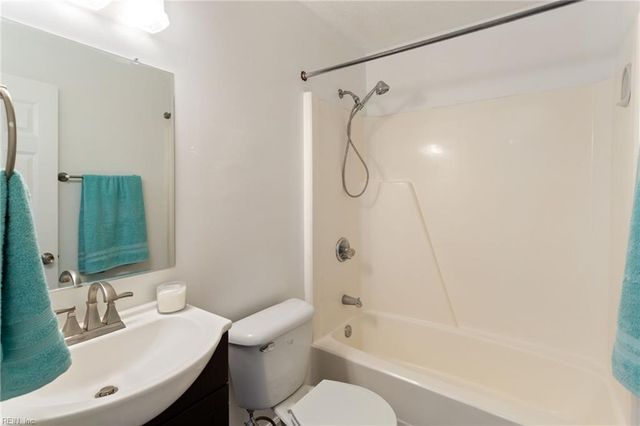 13 Cantamar CT, Hampton, VA 23664