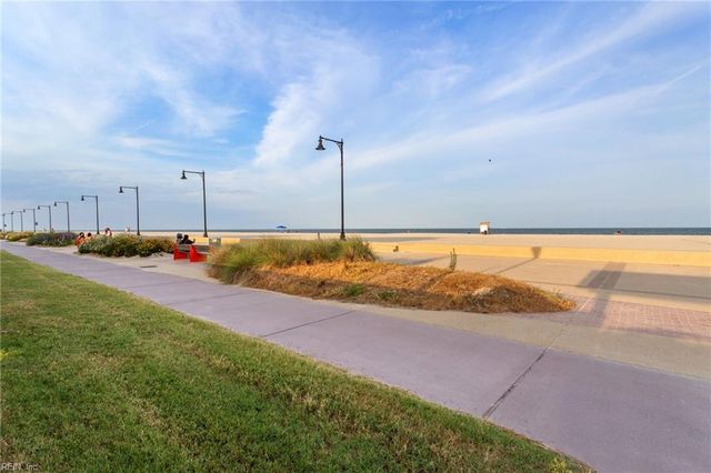 13 Cantamar CT, Hampton, VA 23664