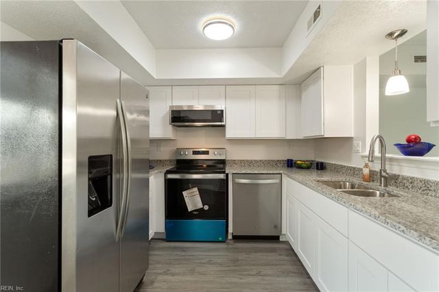 13 Cantamar CT, Hampton, VA 23664