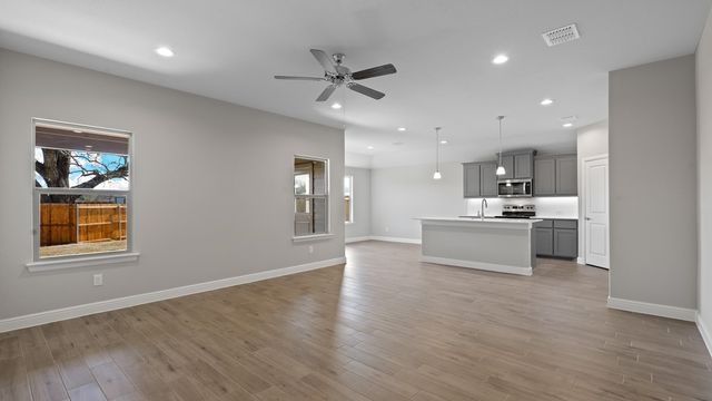 1301 HONEY CREEK Drive, Desoto, TX 75115