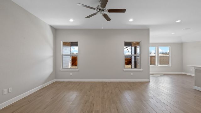 1301 HONEY CREEK Drive, Desoto, TX 75115