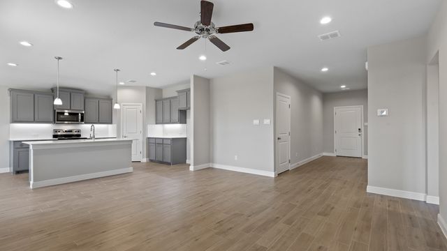 1301 HONEY CREEK Drive, Desoto, TX 75115