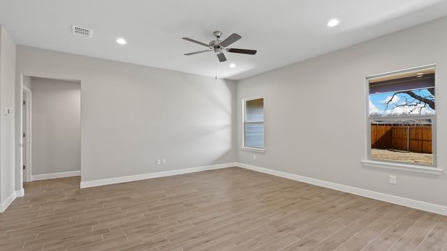 1301 HONEY CREEK Drive, Desoto, TX 75115
