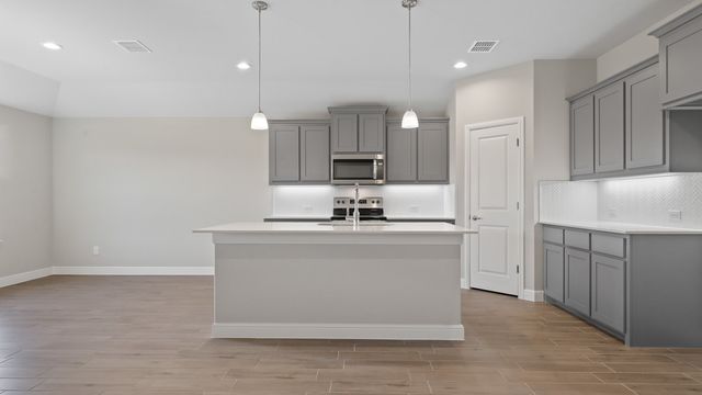1301 HONEY CREEK Drive, Desoto, TX 75115