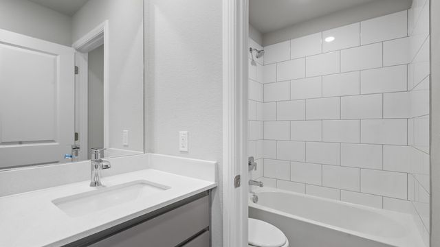 1301 HONEY CREEK Drive, Desoto, TX 75115