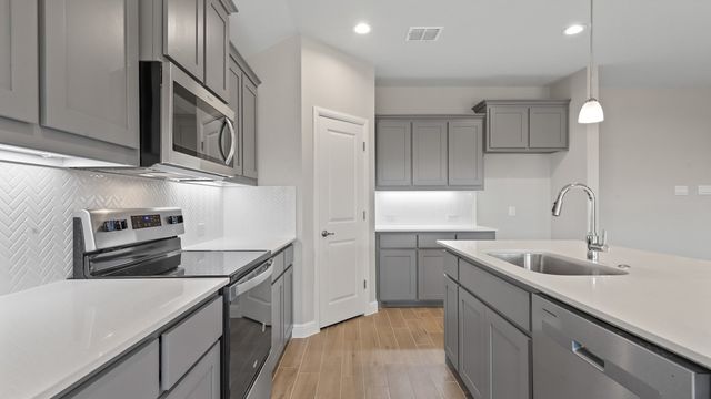 1301 HONEY CREEK Drive, Desoto, TX 75115