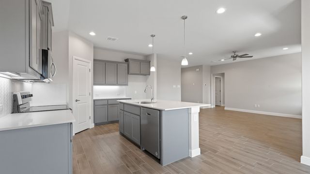1301 HONEY CREEK Drive, Desoto, TX 75115