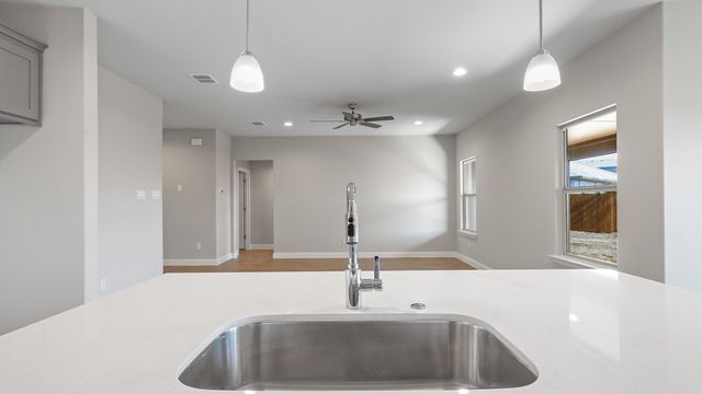 1301 HONEY CREEK Drive, Desoto, TX 75115