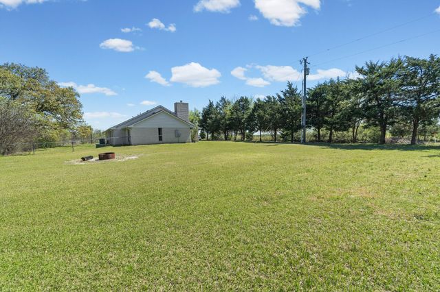 555 Rs County Road 4510, Point, TX 75472