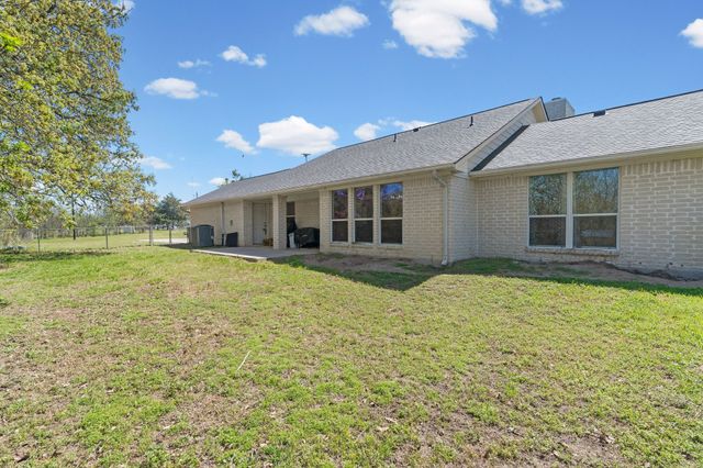 555 Rs County Road 4510, Point, TX 75472