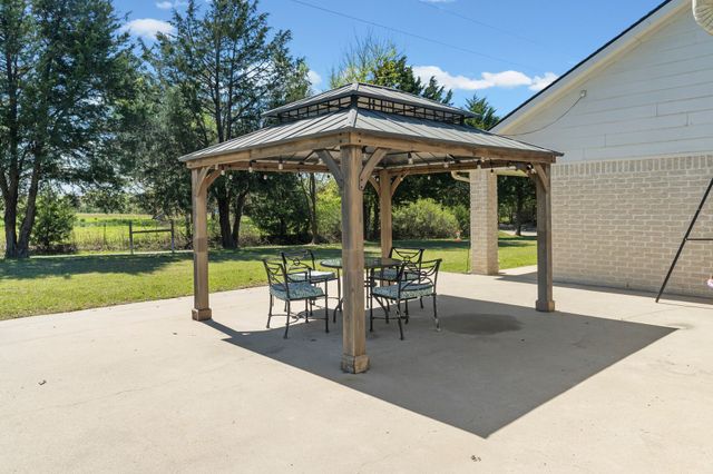 555 Rs County Road 4510, Point, TX 75472