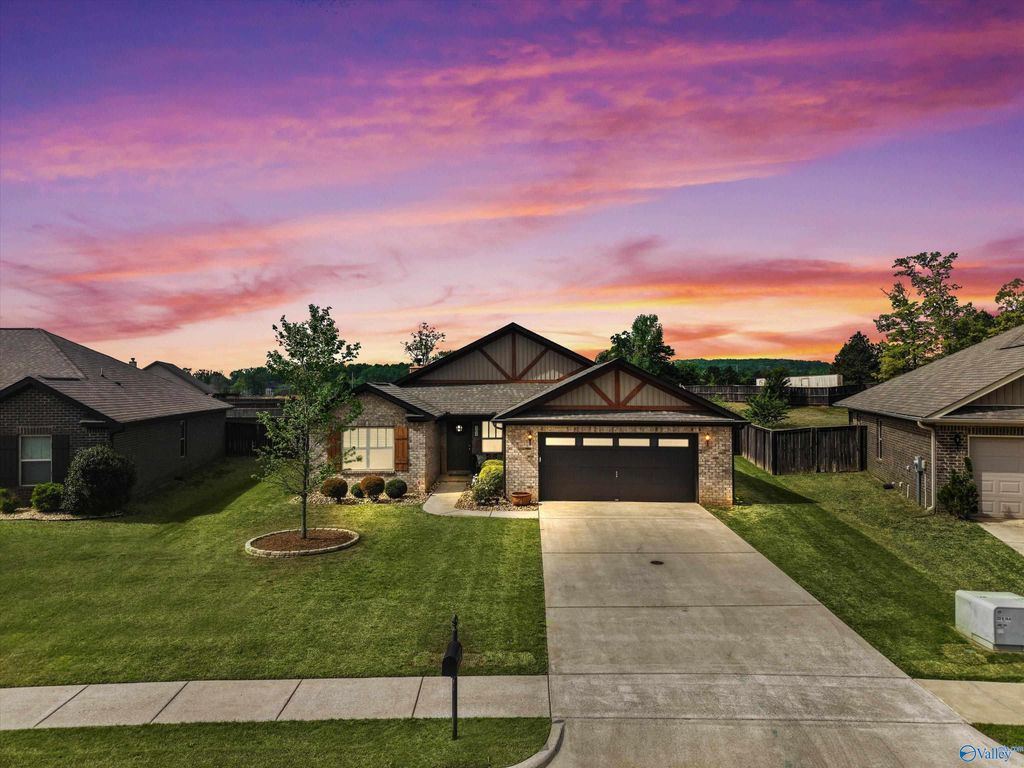 104 White Rock Drive, Harvest, AL 35749