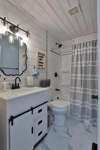 2424 Holt Avenue, Columbus, OH 43219