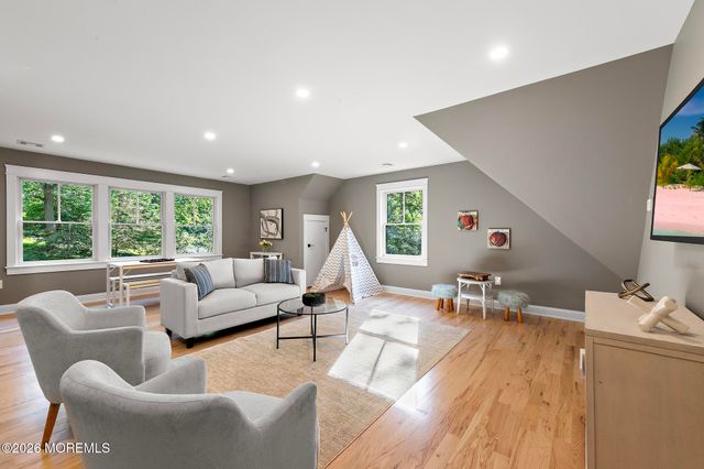 306 Valley Street, Middletown, NJ 07748