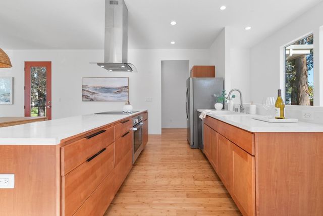 30 Ryans Way, Santa Cruz, CA 95062