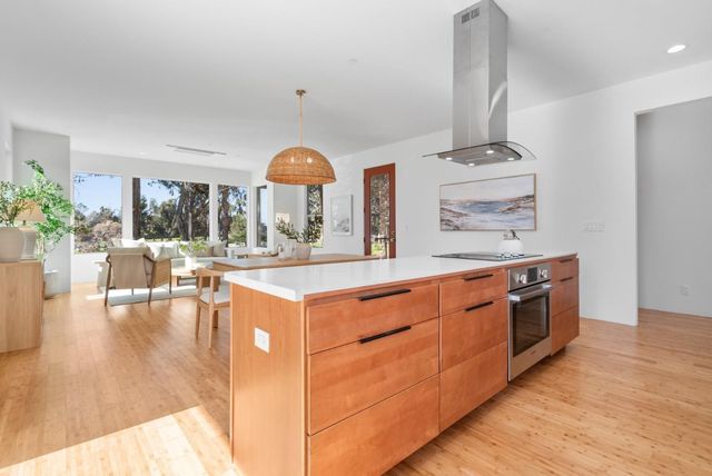 30 Ryans Way, Santa Cruz, CA 95062