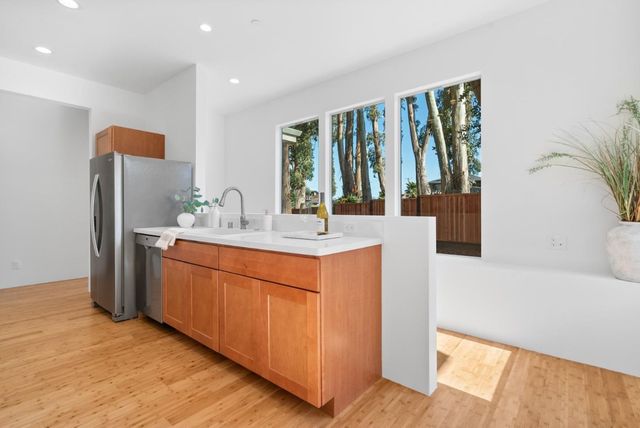 30 Ryans Way, Santa Cruz, CA 95062