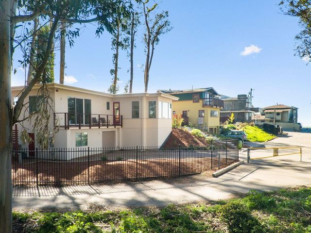 30 Ryans Way, Santa Cruz, CA 95062