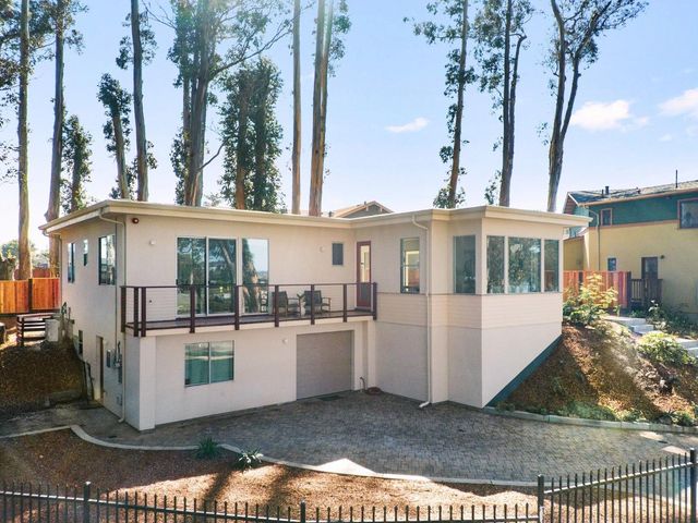 30 Ryans Way, Santa Cruz, CA 95062