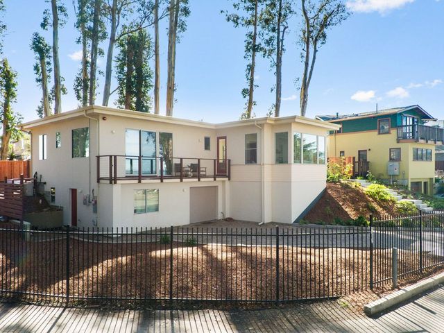30 Ryans Way, Santa Cruz, CA 95062