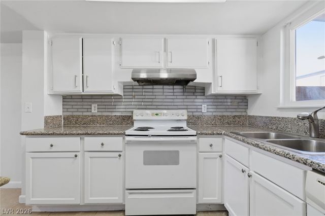 1541 Saylor Way, Las Vegas, NV 89108