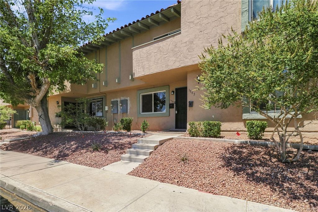 1541 Saylor Way, Las Vegas, NV 89108