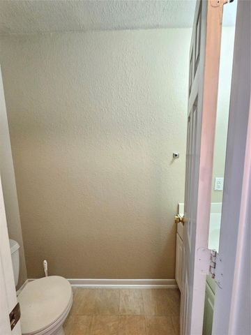 11015 Walkup Way, Houston, TX 77044