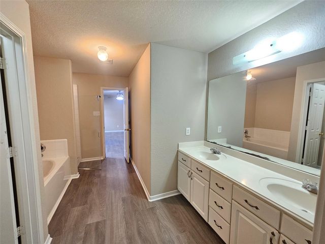 11015 Walkup Way, Houston, TX 77044