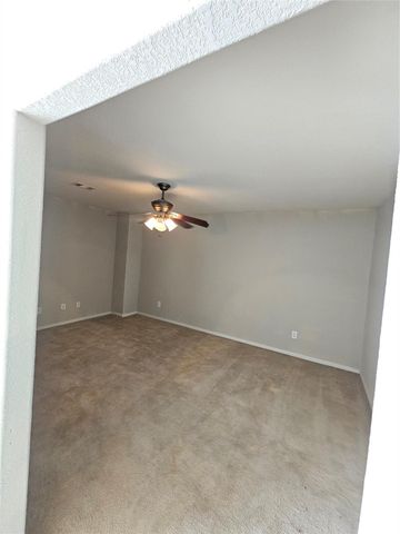 11015 Walkup Way, Houston, TX 77044