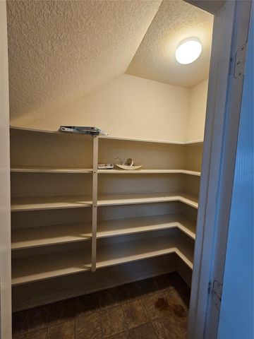 11015 Walkup Way, Houston, TX 77044